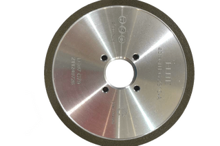 Diamond grinding wheel for tooth flank grinding on carbide tipped blades